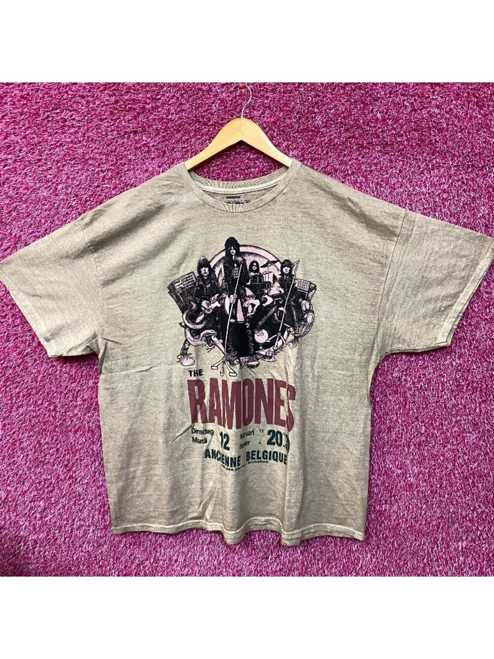 The Ramones Graphic Tee - Beige Short Sleeve Band Shirt